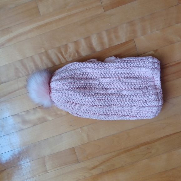 NWOT Winter hat for kids and adults - Picture 5 of 6